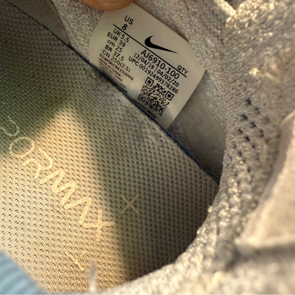 Women’s Size 8 - Nike Air VaporMax FlyKnit Phantom White/Metallic - Picture 6 of 9
